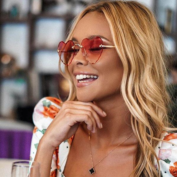 retro sunglasses, peach heart sunglasses, personalized female street shooting decoration, trend trimming frameless sunglasses, White;black
retro sunglasses, peach heart sunglasses, personalized female street shooting decoration, trend trimming frameless sunglasses, White;black
