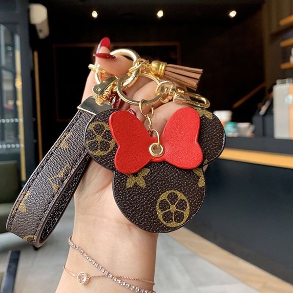 2020 fashion brand designer key chain fashion decorative gift men's and women's commemorative key chain, Silver
2020 fashion brand designer key chain fashion decorative gift men's and women's commemorative key chain, Silver
