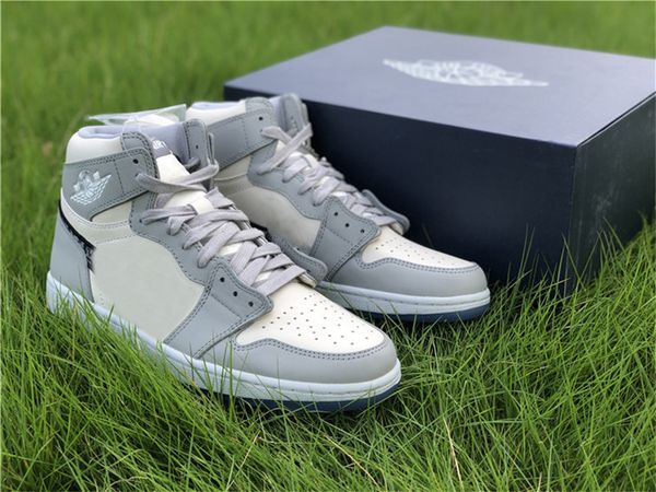 authentic 1 high og low basketball shoes man woman wolf grey sail pn dust white trainers sports sneakers with original box
authentic 1 high og low basketball shoes man woman wolf grey sail pn dust white trainers sports sneakers with original box