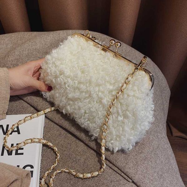 2020 winter fashion new female crossbody bag soft plush women's designer handbag lock chain shoulder messenger bag
2020 winter fashion new female crossbody bag soft plush women's designer handbag lock chain shoulder messenger bag