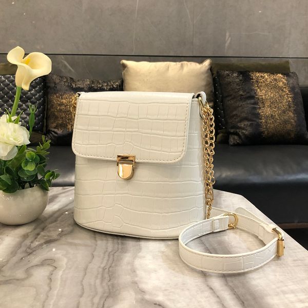 новый летний аллигатор pattern ковш сумки для женщин 2020 кожа pu chain crossbody сумки sac a главный femme дизайнер shoulder bag
новый летний аллигатор pattern ковш сумки для женщин 2020 кожа pu chain crossbody сумки sac a главный femme дизайнер shoulder bag