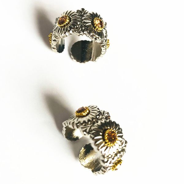 gd quan zhilong ins the same small daisy flower ring adjustable personality male and female fashion open ring, Silver
gd quan zhilong ins the same small daisy flower ring adjustable personality male and female fashion open ring, Silver