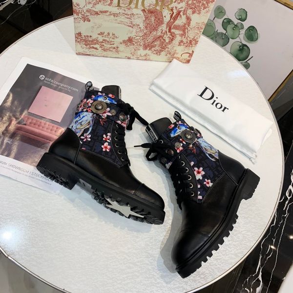 new12 luxury designer high ladies shoes fashion all-match ladies sports boots outdoor ladies motorcycle boots original box packaging, Black
new12 luxury designer high ladies shoes fashion all-match ladies sports boots outdoor ladies motorcycle boots original box packaging, Black