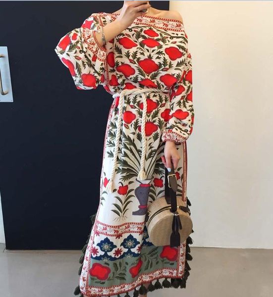 2020 new summer and autumn slash collar lantern sleeves printed tassels waist belt pullover dress female k323, Black;gray
2020 new summer and autumn slash collar lantern sleeves printed tassels waist belt pullover dress female k323, Black;gray