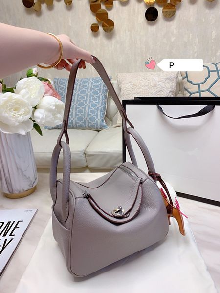 female 2020 new european and american fashion medicine case bag leather pure hand wax thread hand sewn handbag fashion
female 2020 new european and american fashion medicine case bag leather pure hand wax thread hand sewn handbag fashion