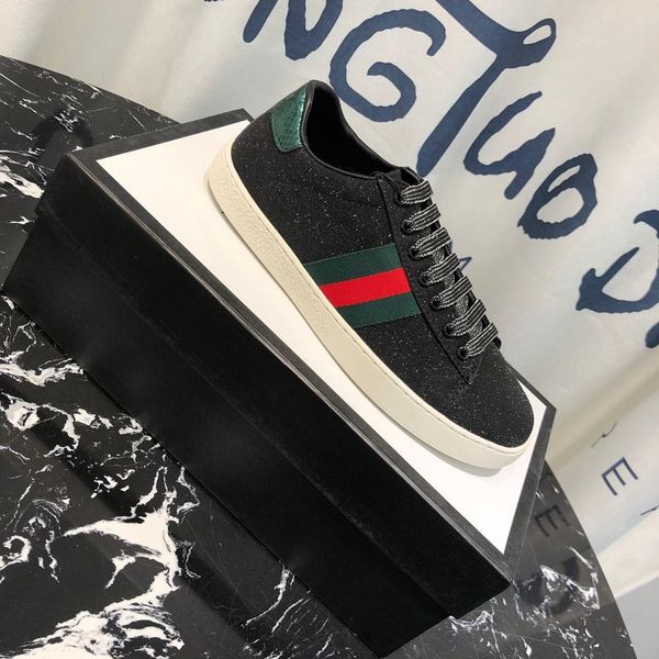 2020-2019o limited r street fashion men and women low to help casual shoes couple shoes fashion wild sports shoes
2020-2019o limited r street fashion men and women low to help casual shoes couple shoes fashion wild sports shoes