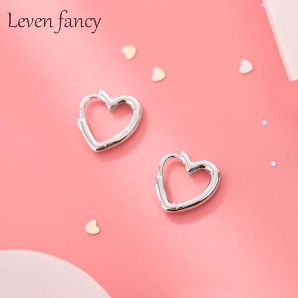 925 sterling silver hollow heart earring girls ornaments hoop earrings for women love wedding bridal bridesmaid huggie earring, Golden;silver
925 sterling silver hollow heart earring girls ornaments hoop earrings for women love wedding bridal bridesmaid huggie earring, Golden;silver