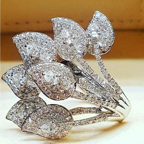 luxury female small zircon stone ring vintage big rose flower wedding ring unique style love engagement rings for women, Golden;silver
luxury female small zircon stone ring vintage big rose flower wedding ring unique style love engagement rings for women, Golden;silver