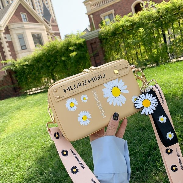 texture bag female 2020 new fashion all-match internet celebrity summer hipster daisy messenger bag ins broadband broadband, White
texture bag female 2020 new fashion all-match internet celebrity summer hipster daisy messenger bag ins broadband broadband, White