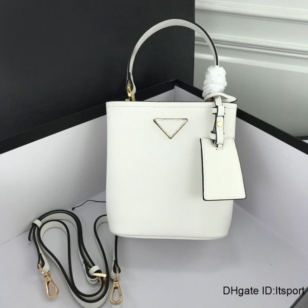 four colors fashion fashion brand luxury shopping bags designer handbags classic stripes retro leather handbags ing
four colors fashion fashion brand luxury shopping bags designer handbags classic stripes retro leather handbags ing