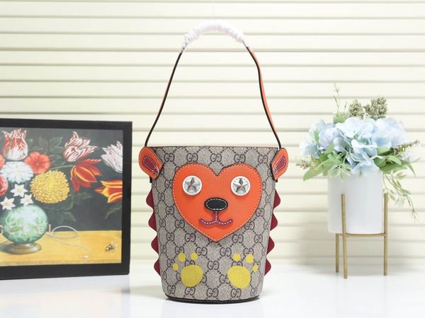 british retro fashion square bag women's handbag 2020 new quality leather women bag chain shoulder messenger bagsaa
british retro fashion square bag women's handbag 2020 new quality leather women bag chain shoulder messenger bagsaa
