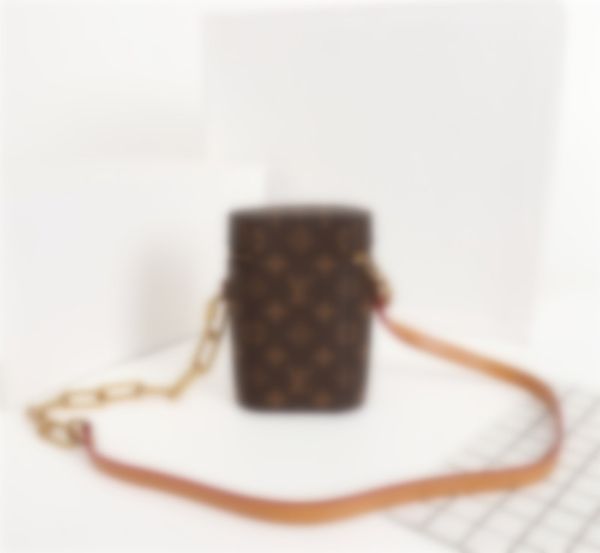 m61112 leather classic fashion handbag card bag zero wallet men's and women's backpacks single shoulder bag m61112
m61112 leather classic fashion handbag card bag zero wallet men's and women's backpacks single shoulder bag m61112