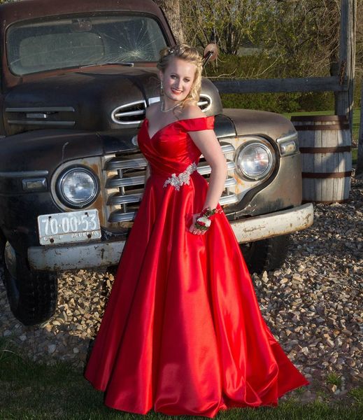 vestidos de noite evening gowns with pockets off shoulder satin pleats custom a line flowers beading prom dresses, Black;red
vestidos de noite evening gowns with pockets off shoulder satin pleats custom a line flowers beading prom dresses, Black;red