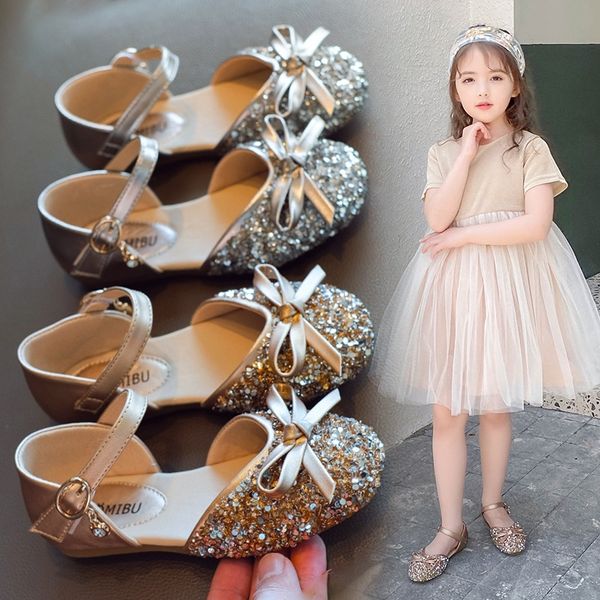 girls' and rhinestone 2020 new children's soft bottom baotou sandals little girl fashion rhinestone princess sandals, Black;red
girls' and rhinestone 2020 new children's soft bottom baotou sandals little girl fashion rhinestone princess sandals, Black;red