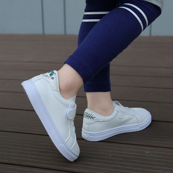 male and female white 2020 new children's children's sports shoes girls autumn boy students' shoes solid color, Black
male and female white 2020 new children's children's sports shoes girls autumn boy students' shoes solid color, Black
