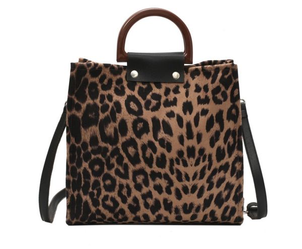 2020 новый leopard печати плеча мешок большой вместимости pack женские сумки мода дамы большие сумки
2020 новый leopard печати плеча мешок большой вместимости pack женские сумки мода дамы большие сумки