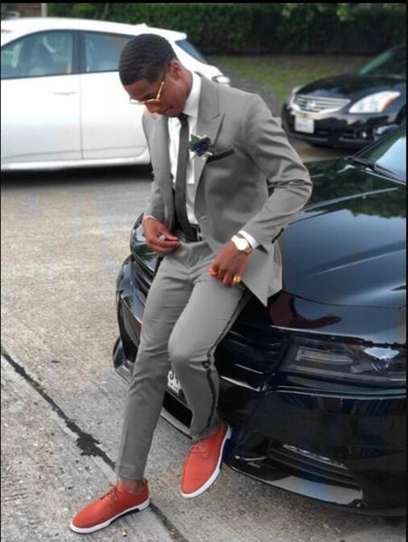 classic peak lapel wedding tuxedos slim fit suits for men groomsmen suit two pieces prom formal suits (jacket+pants+tie) w201, Black;gray
classic peak lapel wedding tuxedos slim fit suits for men groomsmen suit two pieces prom formal suits (jacket+pants+tie) w201, Black;gray