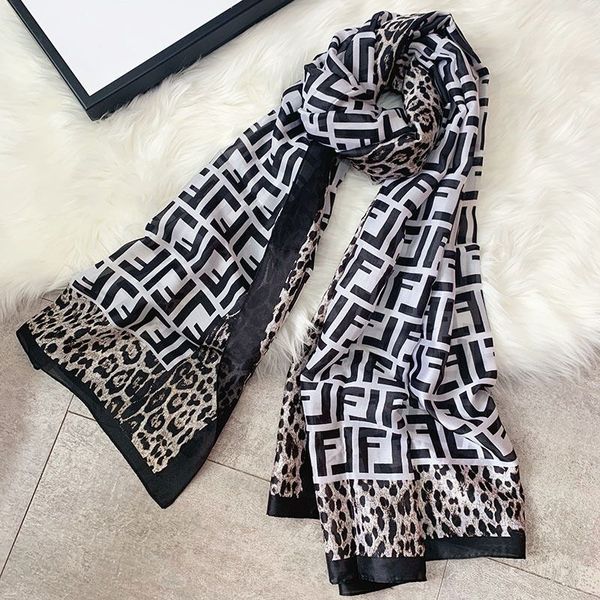 womens headband bag scarf fashion classic 100% real silk scarves fashion hair band high qualtiy head scarf drop shipping t99, Blue;gray
womens headband bag scarf fashion classic 100% real silk scarves fashion hair band high qualtiy head scarf drop shipping t99, Blue;gray