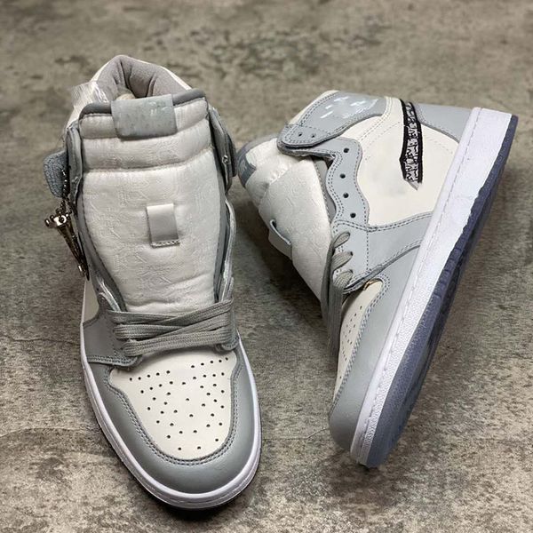 dior x air jordan brand 1 2020 новый icially показал юбилей сотрудничества серый белый французский лейбл моды стиль ким джонс sneaker обуви, Black;red
dior x air jordan brand 1 2020 новый icially показал юбилей сотрудничества серый белый французский лейбл моды стиль ким джонс sneaker обуви, Black;red