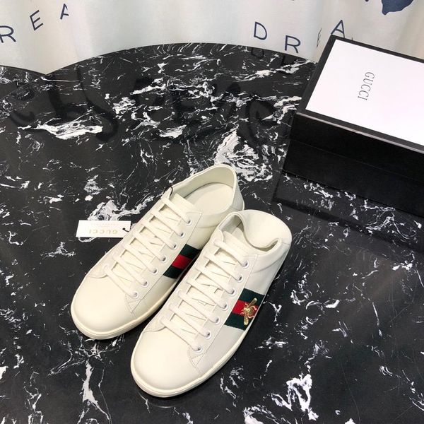 2021-2020l new trend leather casual shoes embroidery bee men and women sports shoes fashion wild party couple flat shoes ,size 35 -45, Black
2021-2020l new trend leather casual shoes embroidery bee men and women sports shoes fashion wild party couple flat shoes ,size 35 -45, Black