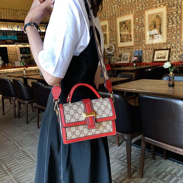 fashion square women's 2020 new korean style all-match pu small square advanced sense small fragrance bag embossed bag, White
fashion square women's 2020 new korean style all-match pu small square advanced sense small fragrance bag embossed bag, White