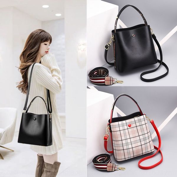 bucket women's 2020 new crossbody fashion small square small square bag single shoulder portable fashion women's bag, White
bucket women's 2020 new crossbody fashion small square small square bag single shoulder portable fashion women's bag, White