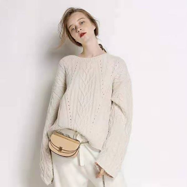 2020 new women o-neck loose sweaters winter fashion long sleeve female pullovers 3colors cashmere and wool blended jumpers, White;black
2020 new women o-neck loose sweaters winter fashion long sleeve female pullovers 3colors cashmere and wool blended jumpers, White;black