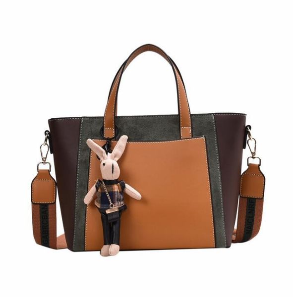 women's handbag new fashion wide shoulder strap one shoulder stitching color contrast women's bag korean version of messenger ba
women's handbag new fashion wide shoulder strap one shoulder stitching color contrast women's bag korean version of messenger ba