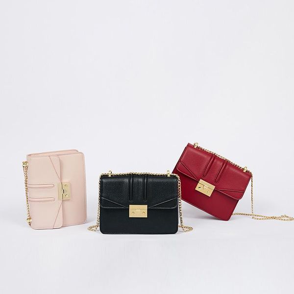 the same designer chain small square bag ladies shoulder bag fashion small square bags chain shoulder diagonal bags pu female 998
the same designer chain small square bag ladies shoulder bag fashion small square bags chain shoulder diagonal bags pu female 998