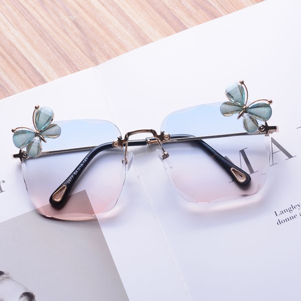 luxury sunglasses butterfly square women rhinestone shades rimless sun glasses female luxury designer diamond gradient eyewear, White;black
luxury sunglasses butterfly square women rhinestone shades rimless sun glasses female luxury designer diamond gradient eyewear, White;black
