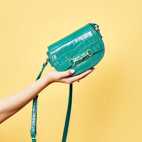 crocodile pattern saddle bag ladies new fashion patent leather retro cowhide bag lady shoulder diagonal design piggy bag holiday gift 1380
crocodile pattern saddle bag ladies new fashion patent leather retro cowhide bag lady shoulder diagonal design piggy bag holiday gift 1380