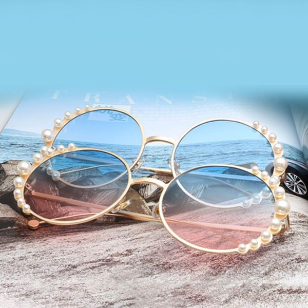 fashion fashion women sunglasses round frame personality charm ocean artificial pearls sunshade mirror street pgraphy props, White;black
fashion fashion women sunglasses round frame personality charm ocean artificial pearls sunshade mirror street pgraphy props, White;black