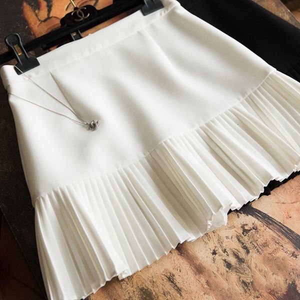 show a beautiful leg to recommend a pair of anti-exposure lining pleated hem beautiful skirt recommended skirt, Black
show a beautiful leg to recommend a pair of anti-exposure lining pleated hem beautiful skirt recommended skirt, Black
