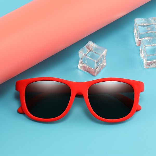 2020 new children's silicone soft polarized sun comfortable color film classic square all-match silicone glasses children's glasse, Blue
2020 new children's silicone soft polarized sun comfortable color film classic square all-match silicone glasses children's glasse, Blue