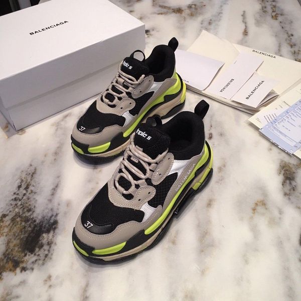 2020ci mens designer shoes running sneakers monogram flowers rubber outsole casual sneakers mens jogging shoelaces original box packaging, Black
2020ci mens designer shoes running sneakers monogram flowers rubber outsole casual sneakers mens jogging shoelaces original box packaging, Black