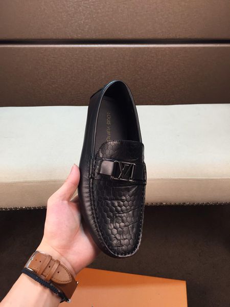 2020-2019w summer custom tide brand men's leather casual peas shoes, fashion wild single shoes, original box packaging, size: 38-44
2020-2019w summer custom tide brand men's leather casual peas shoes, fashion wild single shoes, original box packaging, size: 38-44