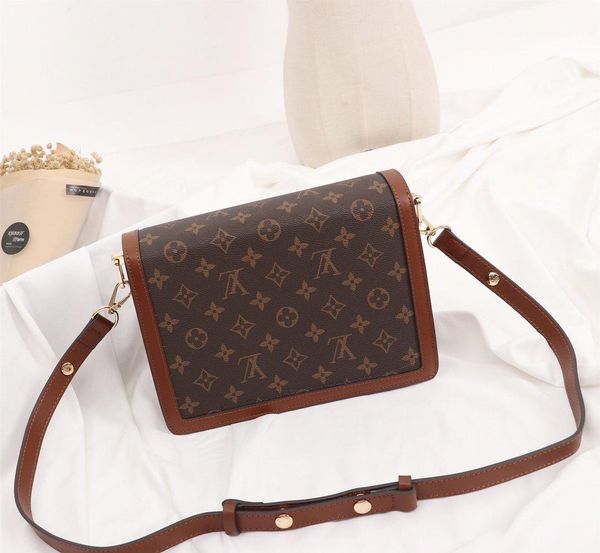 womens leather messenger bags bolsa de hombro ladies vintage fashion crossbody bag simple style women chain shoulder bags
womens leather messenger bags bolsa de hombro ladies vintage fashion crossbody bag simple style women chain shoulder bags