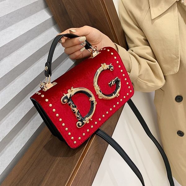 nwfmc personalized gold velvet multi-color double-sided female 2020 new korean style fashion versatile rivet niche shoulder shoulder bread m
nwfmc personalized gold velvet multi-color double-sided female 2020 new korean style fashion versatile rivet niche shoulder shoulder bread m
