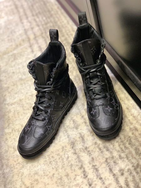 new4 ladies casual boots fashion wild women's shoes thick bottom ladies martin boots original box packaging fast delivery, Black
new4 ladies casual boots fashion wild women's shoes thick bottom ladies martin boots original box packaging fast delivery, Black