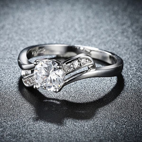 оптово-18k классический 1.2ct белое золото покрыло большой cz алмазов кольца top design 4 зубца свадебный обручальное кольцо для женщин, Silver
оптово-18k классический 1.2ct белое золото покрыло большой cz алмазов кольца top design 4 зубца свадебный обручальное кольцо для женщин, Silver