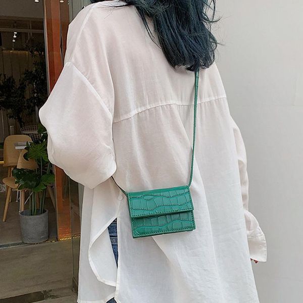 lady shoulders retro serpentine package letter purse mobile phone messenger bag luxury large capacity bag ladies leather handbag
lady shoulders retro serpentine package letter purse mobile phone messenger bag luxury large capacity bag ladies leather handbag