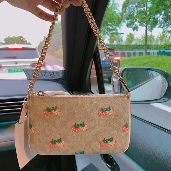 women's 2020 new strawberry shoulder strawberry messenger mahjong women's chain armpit bag fashion single shoulder diagonal bag
women's 2020 new strawberry shoulder strawberry messenger mahjong women's chain armpit bag fashion single shoulder diagonal bag