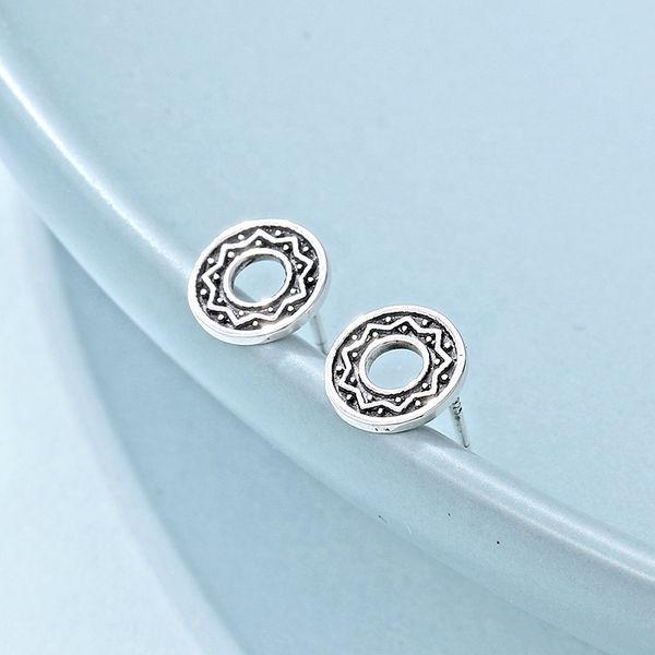 2020 Retro 925 Sterling Silver Jewelry with Round Circle shape Stud Earrings for jewelry wholesaler 10 pairs per lot
2020 Retro 925 Sterling Silver Jewelry with Round Circle shape Stud Earrings for jewelry wholesaler 10 pairs per lot