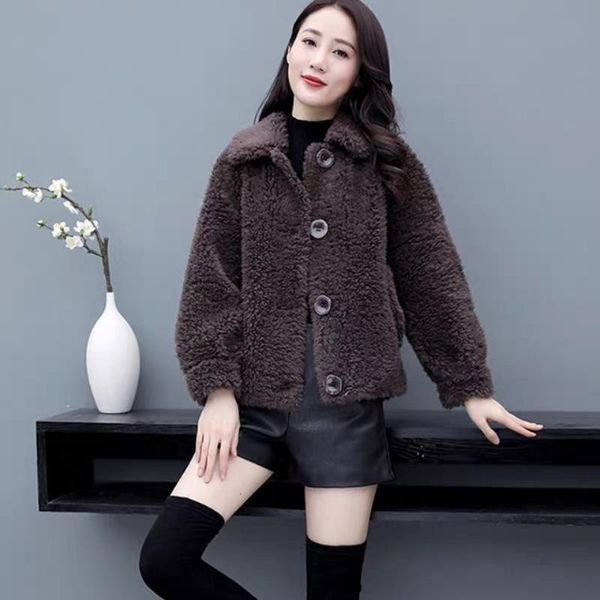 2020 women autumn winter lamb fur composite wool fur coat warm female natural sheep shearing motorcycle outewear jacket a223, Black
2020 women autumn winter lamb fur composite wool fur coat warm female natural sheep shearing motorcycle outewear jacket a223, Black