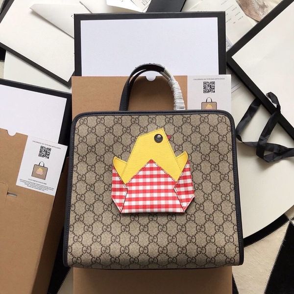 the classic tote bag 7a high-end custom quality form integrates the fashion trend of chicken pattern with the long shoulder strap
the classic tote bag 7a high-end custom quality form integrates the fashion trend of chicken pattern with the long shoulder strap