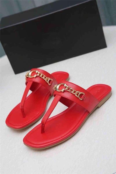 spring and summer new female flip-flops slippers with the same high-quality classic atmosphere designer shoes temperament comfortable calfsk, Red;white
spring and summer new female flip-flops slippers with the same high-quality classic atmosphere designer shoes temperament comfortable calfsk, Red;white