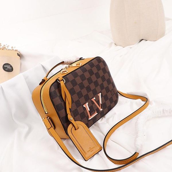 new arrival womens luxury designer sac d 'épaule totes bags lady trend zipper plaid handbags leather ladies crossbody bags fast delive
new arrival womens luxury designer sac d 'épaule totes bags lady trend zipper plaid handbags leather ladies crossbody bags fast delive