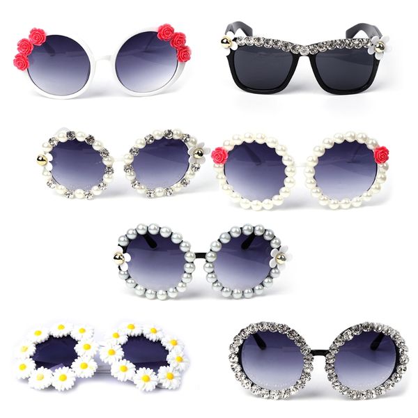 round sunglasses rhinestone flower vintage retro beach party women mirror glass, White;black
round sunglasses rhinestone flower vintage retro beach party women mirror glass, White;black