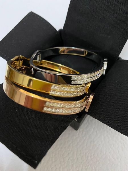 titanium steel love cz charm bracelets bangle for mens and women engagement wedding jewelry couples lovers gift, Golden;silver
titanium steel love cz charm bracelets bangle for mens and women engagement wedding jewelry couples lovers gift, Golden;silver