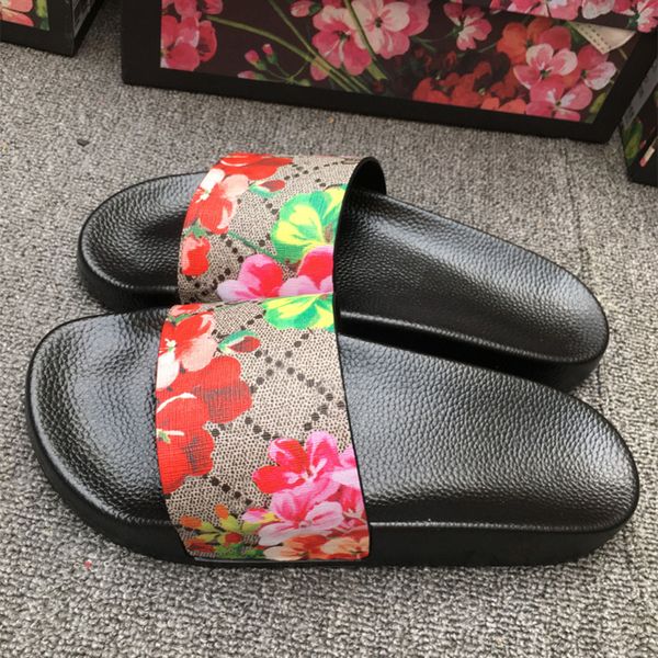 2020 rubber slide sandal floral brocade men slipper gear bottoms flip flops women striped beach causal slipper with box, Black
2020 rubber slide sandal floral brocade men slipper gear bottoms flip flops women striped beach causal slipper with box, Black